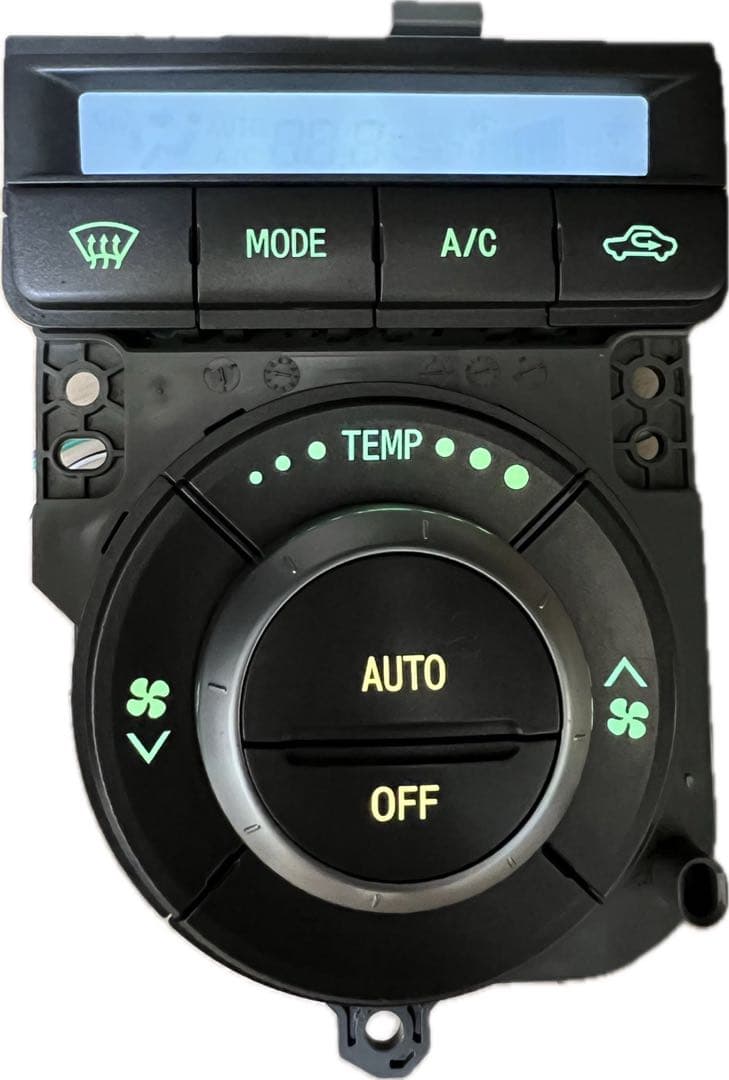 エアコンスイッチ、ミラースイッチ、パワーウィンドウ、ハザードスイッチ