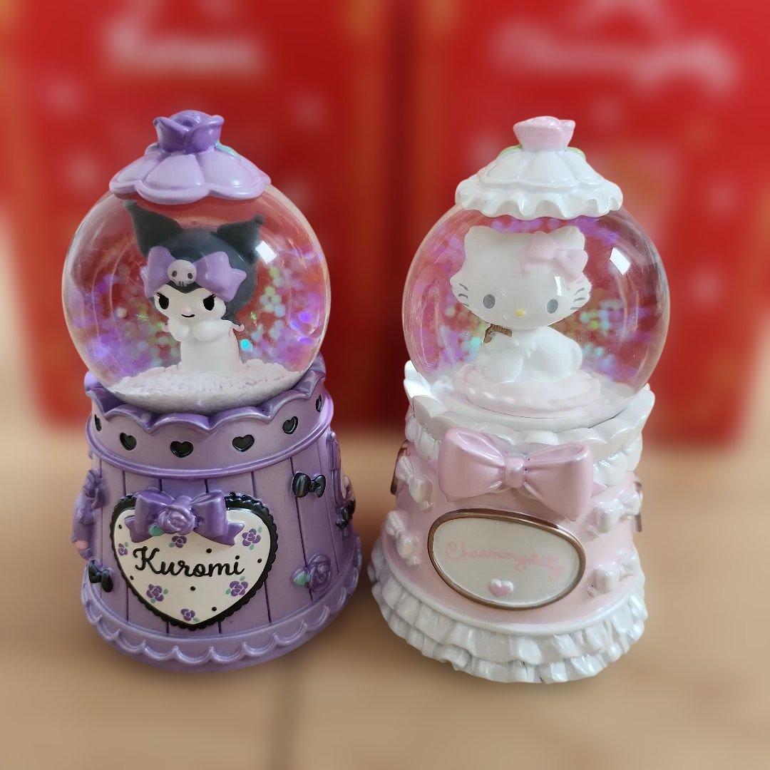 スノーグローブ クロミとハローキティ2セット　2025　年号入り