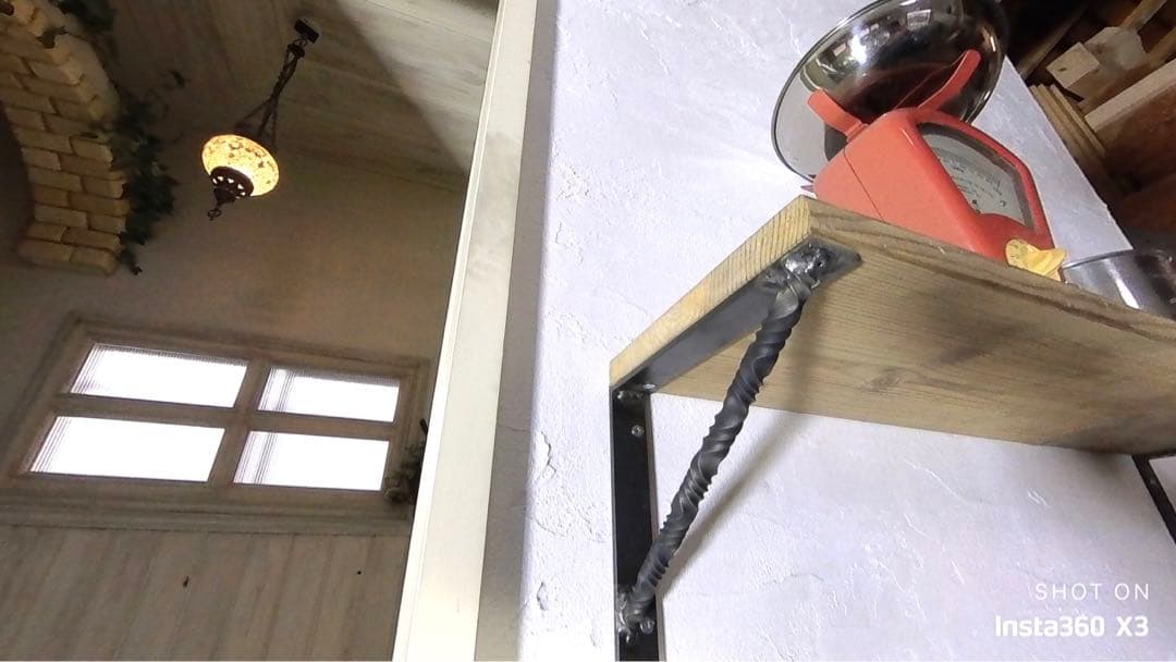 ツイストアイアンウォールシェルフ　壁掛け棚　インダストリアル　キッチン