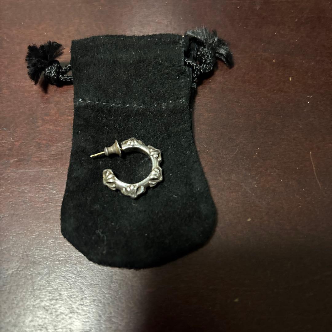 クロムハーツ　クロス　ピアス(片耳用) ポーチ付き